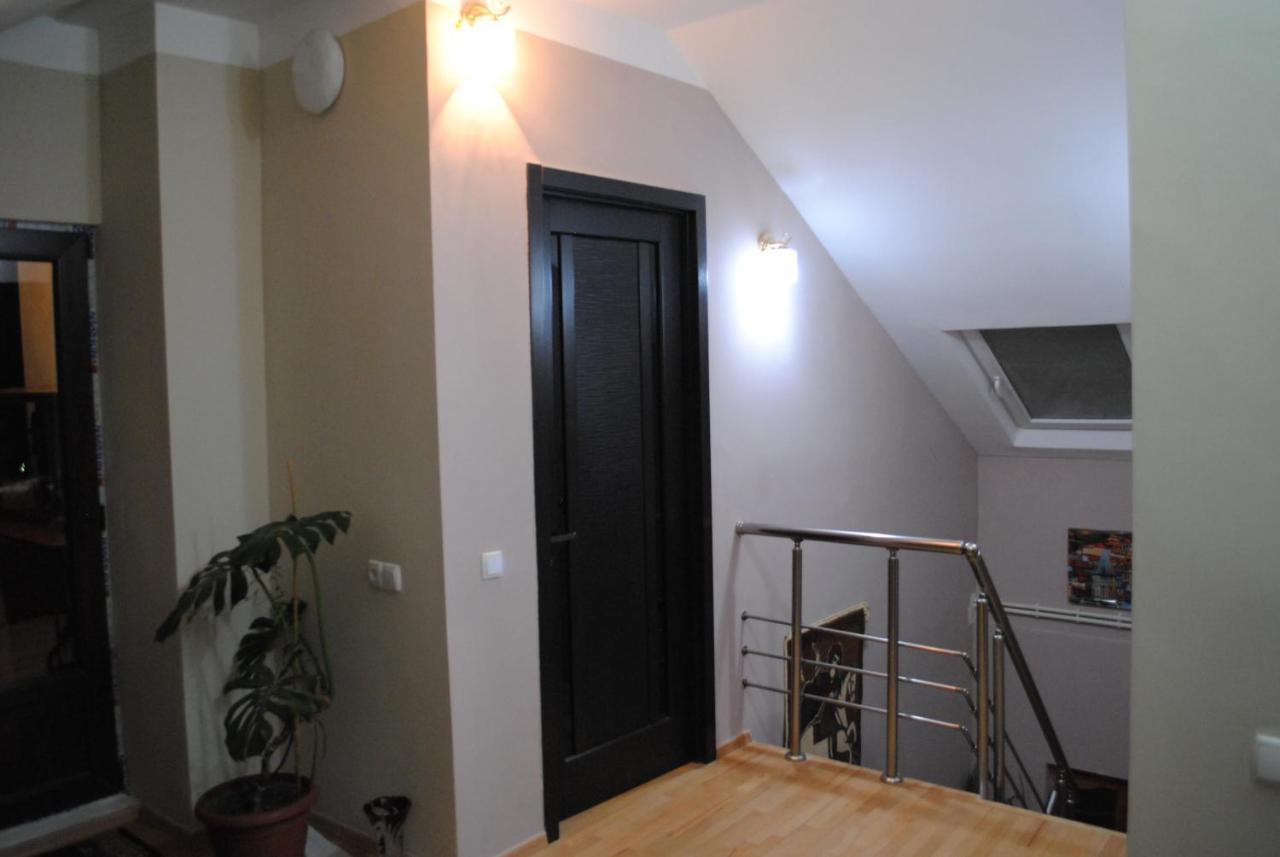 Family Guesthouse - Macharashvili Tbilisi Esterno foto