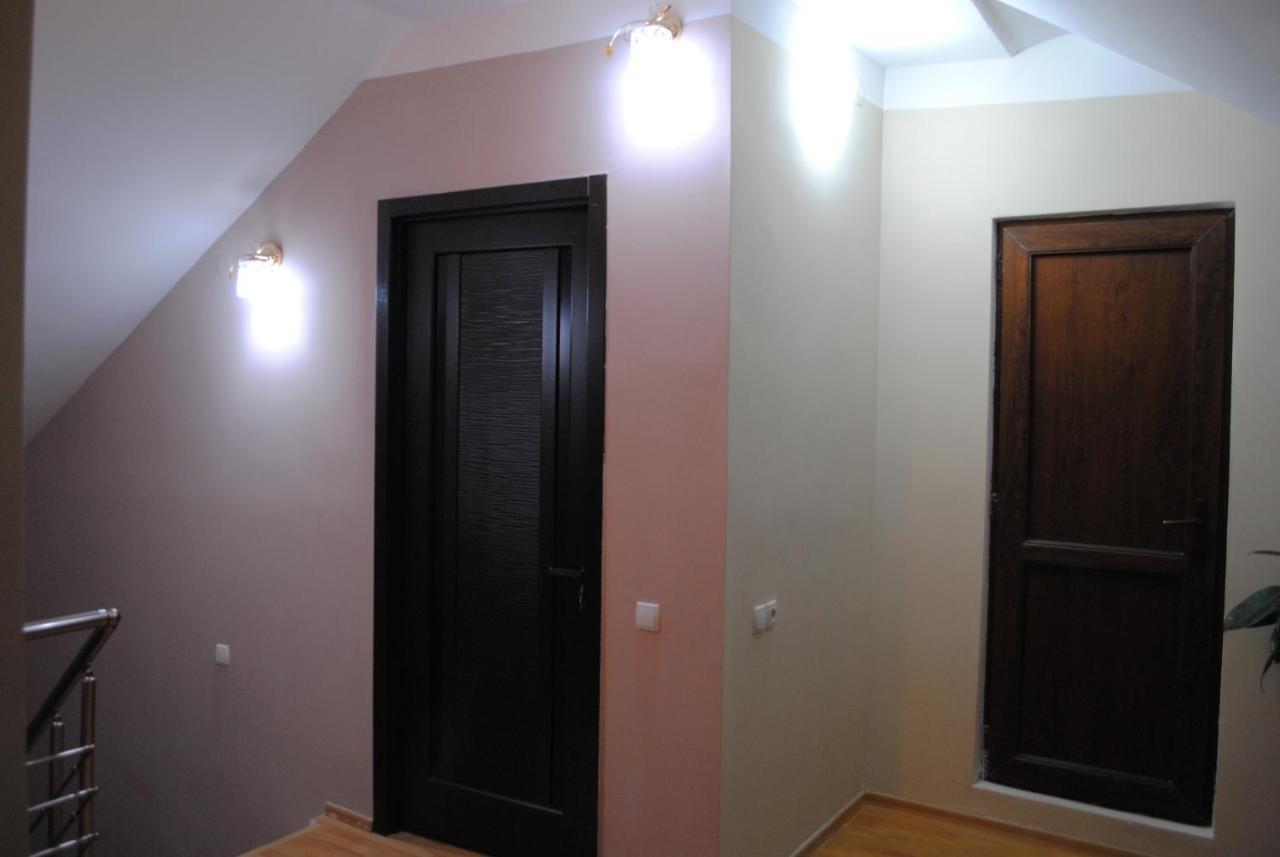 Family Guesthouse - Macharashvili Tbilisi Esterno foto