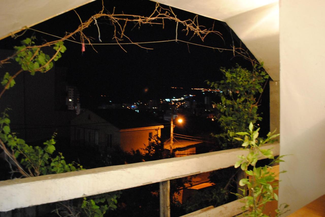 Family Guesthouse - Macharashvili Tbilisi Esterno foto