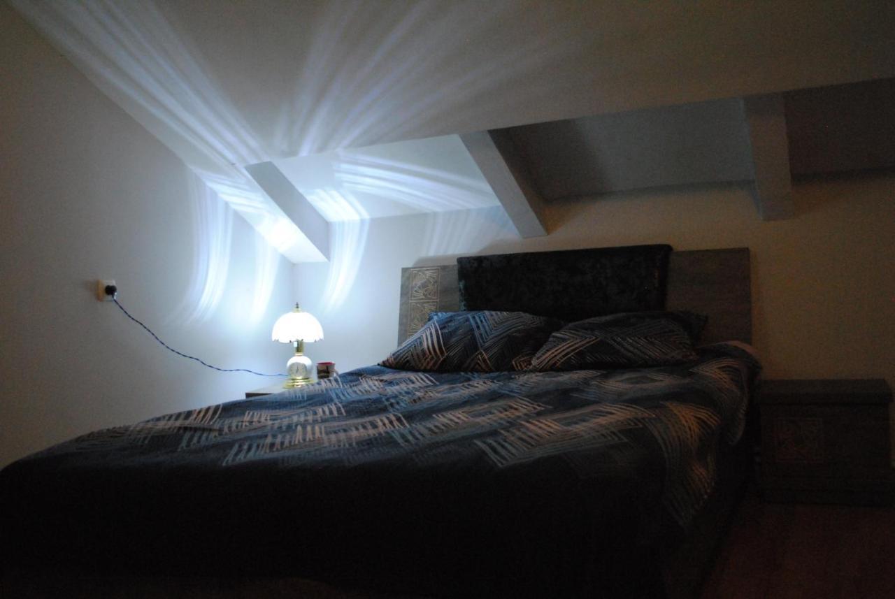 Family Guesthouse - Macharashvili Tbilisi Esterno foto