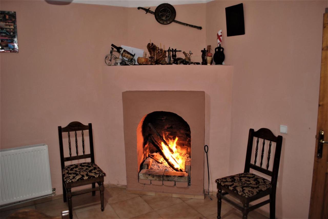 Family Guesthouse - Macharashvili Tbilisi Esterno foto