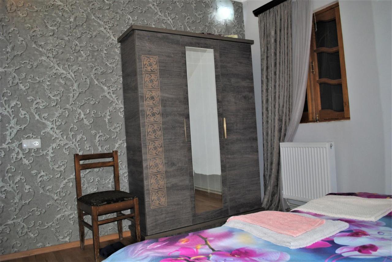 Family Guesthouse - Macharashvili Tbilisi Esterno foto